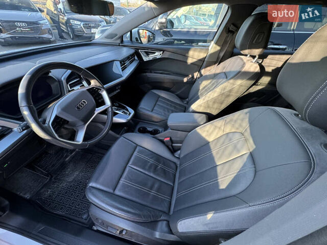 Белый Ауди Q4 e-tron, объемом двигателя 0 л и пробегом 45 тыс. км за 29999 $, фото 17 на Automoto.ua