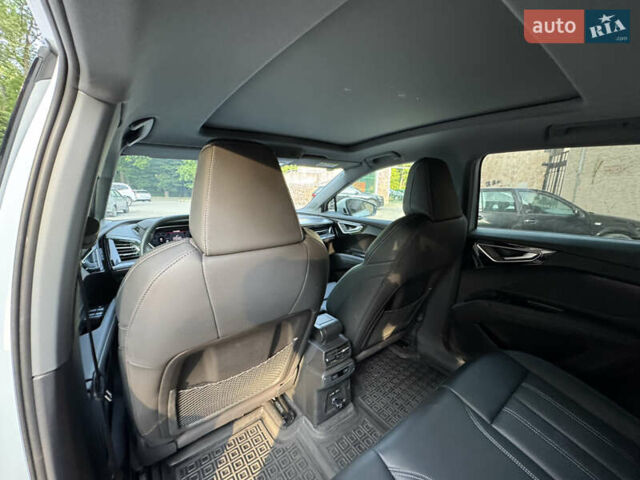 Белый Ауди Q4 e-tron, объемом двигателя 0 л и пробегом 22 тыс. км за 29500 $, фото 17 на Automoto.ua