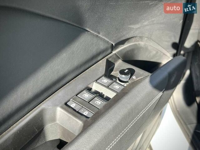 Белый Ауди Q4 e-tron, объемом двигателя 0 л и пробегом 2 тыс. км за 36799 $, фото 36 на Automoto.ua