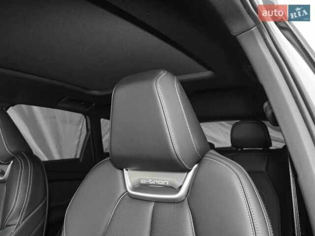 Белый Ауди Q4 e-tron, объемом двигателя 0 л и пробегом 1 тыс. км за 38000 $, фото 10 на Automoto.ua