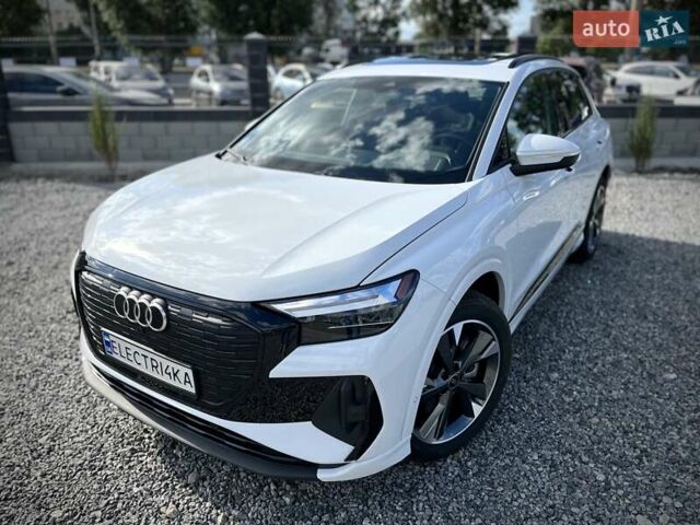 Белый Ауди Q4 e-tron, объемом двигателя 0 л и пробегом 2 тыс. км за 36799 $, фото 1 на Automoto.ua
