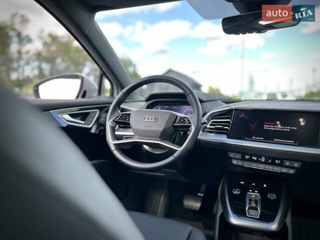Белый Ауди Q4 e-tron, объемом двигателя 0 л и пробегом 2 тыс. км за 36799 $, фото 27 на Automoto.ua