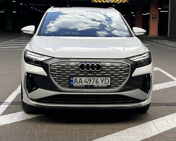 Белый Ауди Q4 e-tron, объемом двигателя 0 л и пробегом 11 тыс. км за 32100 $, фото 1 на Automoto.ua