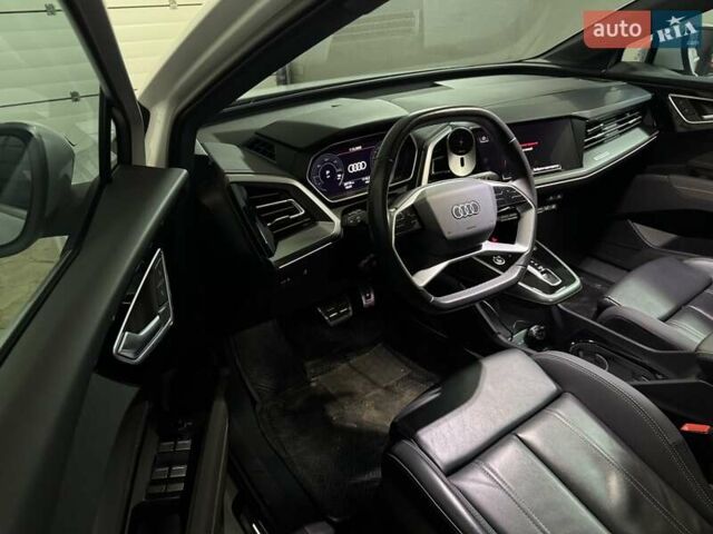 Білий Ауді Q4 e-tron, об'ємом двигуна 0 л та пробігом 12 тис. км за 29800 $, фото 5 на Automoto.ua