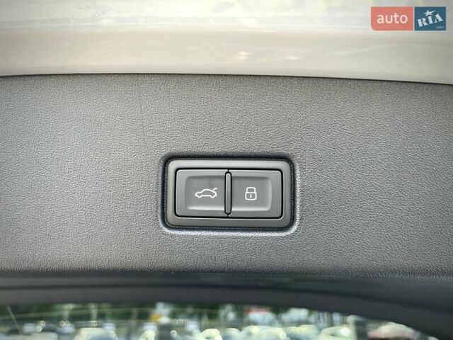 Белый Ауди Q4 e-tron, объемом двигателя 0 л и пробегом 2 тыс. км за 36799 $, фото 14 на Automoto.ua