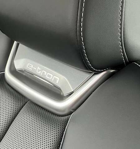 Ауді Q4 e-tron 2024 у Дніпро (Дніпропетровську) на Automoto.ua Білий Ауді Q4 e-tron, об'ємом двигуна 0 л та пробігом 3 тис. км за 30500 $, фото 22 на Automoto.ua