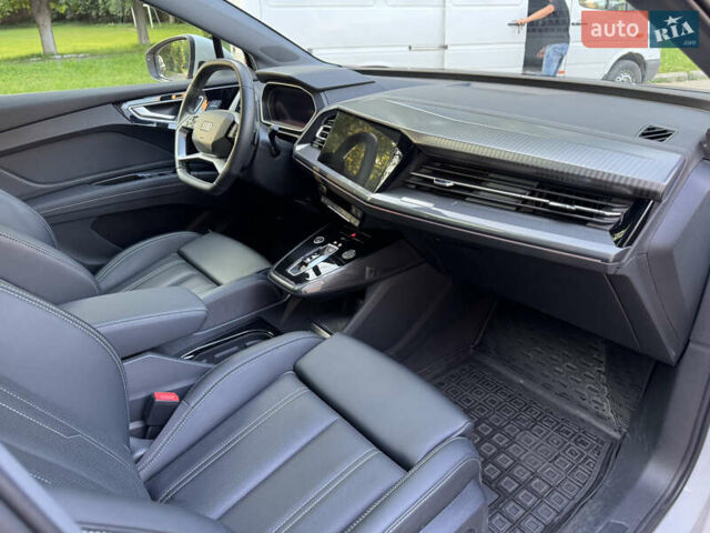 Белый Ауди Q4 e-tron, объемом двигателя 0 л и пробегом 22 тыс. км за 29500 $, фото 26 на Automoto.ua