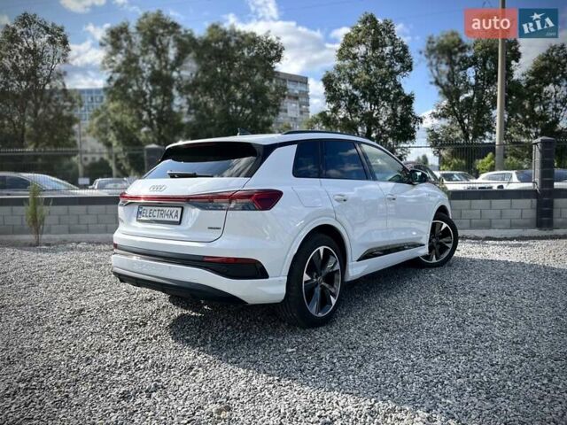 Белый Ауди Q4 e-tron, объемом двигателя 0 л и пробегом 2 тыс. км за 36799 $, фото 4 на Automoto.ua