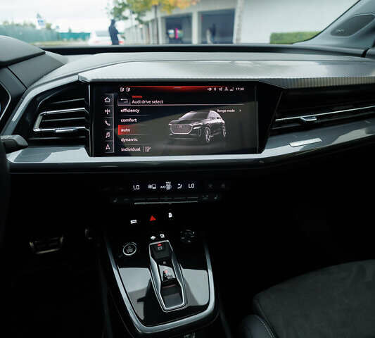 Ауди Q4 e-tron 2024 в Киеве на Automoto.ua Белый Ауди Q4 e-tron, объемом двигателя 0 л и пробегом 21 тыс. км за 34000 $, фото 17 на Automoto.ua