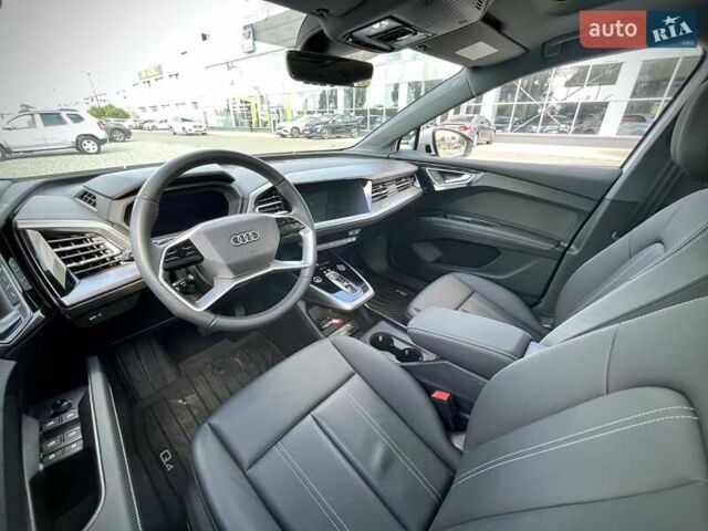 Белый Ауди Q4 e-tron, объемом двигателя 0 л и пробегом 2 тыс. км за 36799 $, фото 23 на Automoto.ua