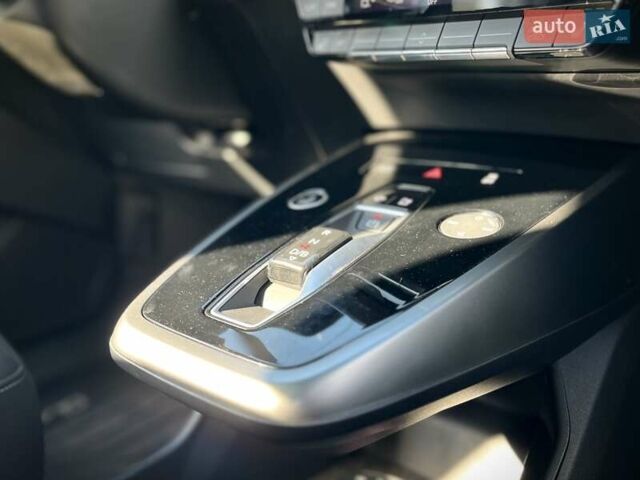 Белый Ауди Q4 e-tron, объемом двигателя 0 л и пробегом 2 тыс. км за 36799 $, фото 31 на Automoto.ua