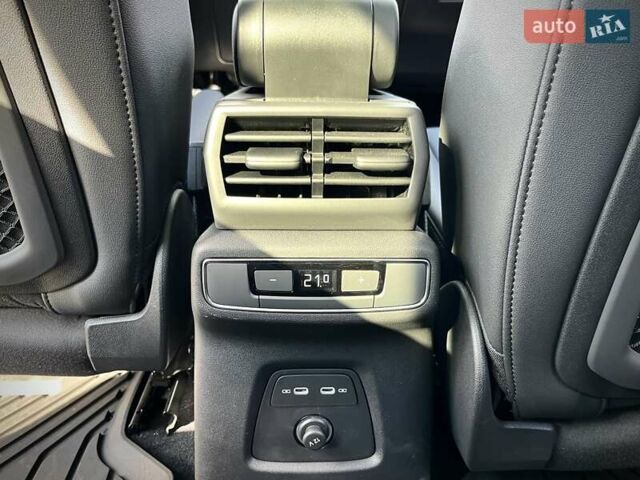 Белый Ауди Q4 e-tron, объемом двигателя 0 л и пробегом 2 тыс. км за 36799 $, фото 28 на Automoto.ua