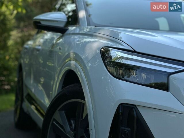 Білий Ауді Q4 e-tron, об'ємом двигуна 0 л та пробігом 4 тис. км за 33000 $, фото 4 на Automoto.ua