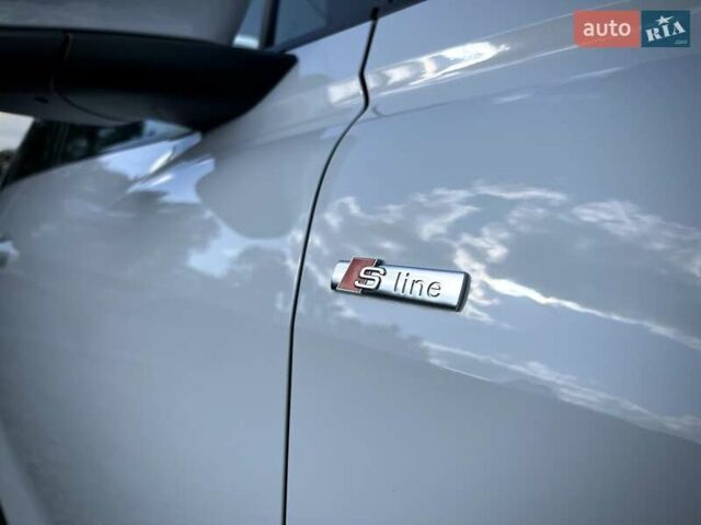 Белый Ауди Q4 e-tron, объемом двигателя 0 л и пробегом 2 тыс. км за 36799 $, фото 17 на Automoto.ua