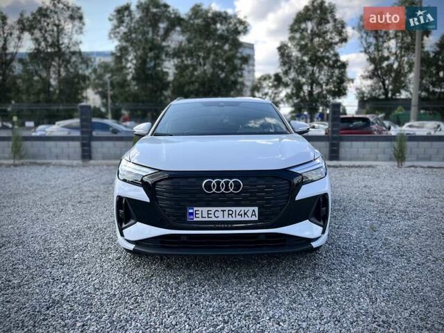 Белый Ауди Q4 e-tron, объемом двигателя 0 л и пробегом 2 тыс. км за 36799 $, фото 15 на Automoto.ua