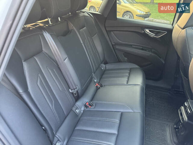 Белый Ауди Q4 e-tron, объемом двигателя 0 л и пробегом 22 тыс. км за 29500 $, фото 24 на Automoto.ua