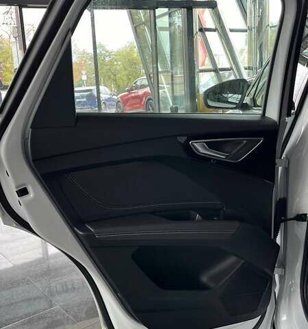 Ауді Q4 e-tron 2024 у Дніпро (Дніпропетровську) на Automoto.ua Білий Ауді Q4 e-tron, об'ємом двигуна 0 л та пробігом 3 тис. км за 30500 $, фото 24 на Automoto.ua