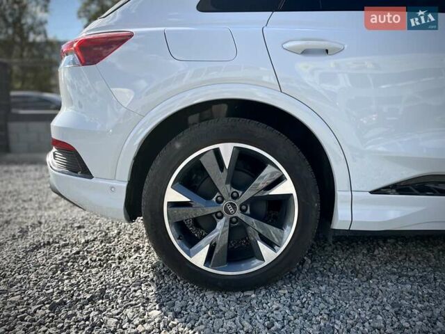 Белый Ауди Q4 e-tron, объемом двигателя 0 л и пробегом 2 тыс. км за 36799 $, фото 19 на Automoto.ua