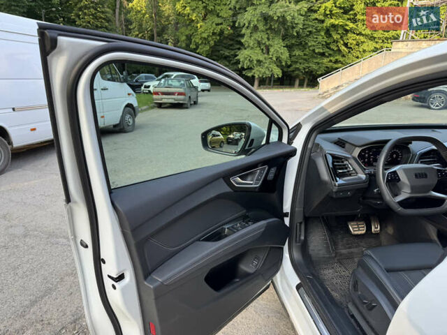 Белый Ауди Q4 e-tron, объемом двигателя 0 л и пробегом 22 тыс. км за 29500 $, фото 15 на Automoto.ua