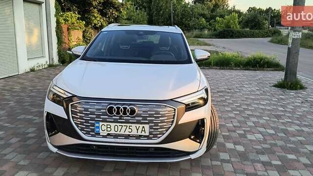 Белый Ауди Q4 e-tron, объемом двигателя 0 л и пробегом 2 тыс. км за 30000 $, фото 8 на Automoto.ua