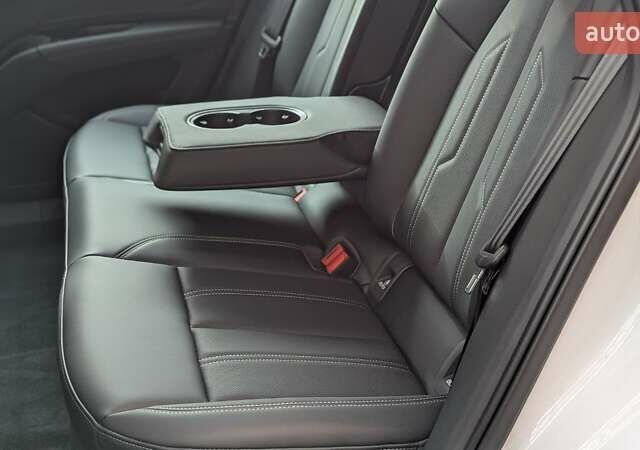 Білий Ауді Q4 e-tron, об'ємом двигуна 0 л та пробігом 1 тис. км за 31999 $, фото 2 на Automoto.ua