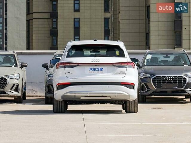 Белый Ауди Q4 e-tron, объемом двигателя 0 л и пробегом 1 тыс. км за 32499 $, фото 3 на Automoto.ua