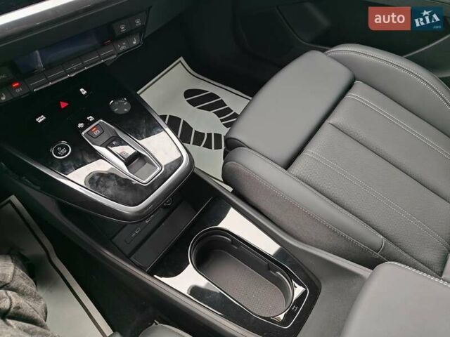 Белый Ауди Q4 e-tron, объемом двигателя 0 л и пробегом 1 тыс. км за 33200 $, фото 15 на Automoto.ua
