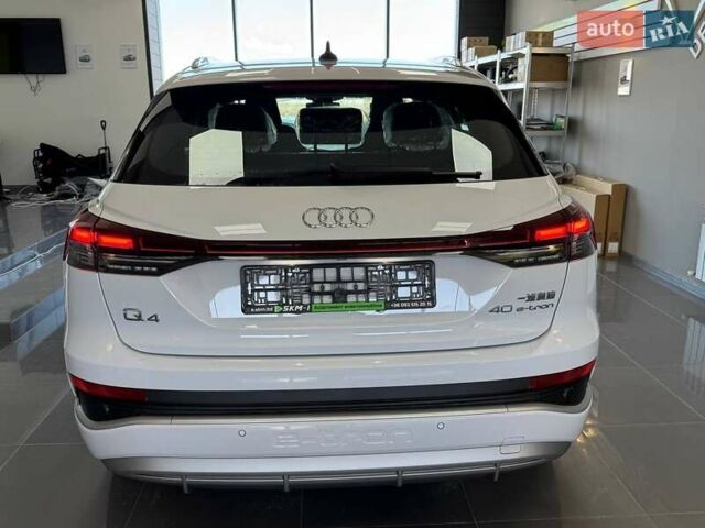 Белый Ауди Q4 e-tron, объемом двигателя 0 л и пробегом 1 тыс. км за 32799 $, фото 4 на Automoto.ua