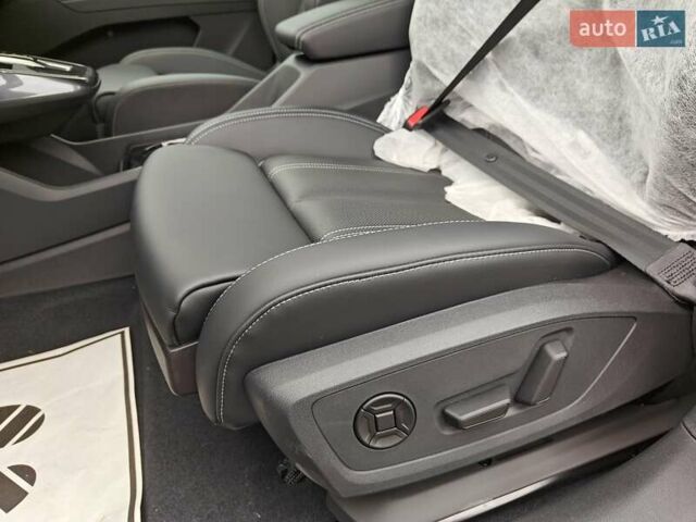 Белый Ауди Q4 e-tron, объемом двигателя 0 л и пробегом 1 тыс. км за 33200 $, фото 23 на Automoto.ua