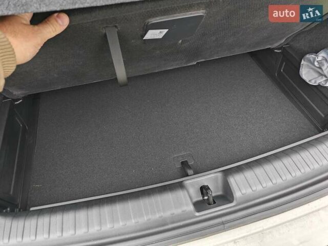 Белый Ауди Q4 e-tron, объемом двигателя 0 л и пробегом 1 тыс. км за 33200 $, фото 7 на Automoto.ua