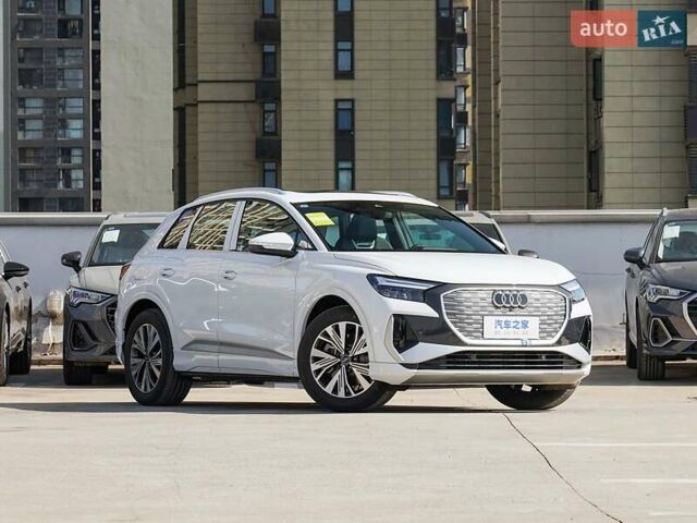 Белый Ауди Q4 e-tron, объемом двигателя 0 л и пробегом 1 тыс. км за 32499 $, фото 2 на Automoto.ua
