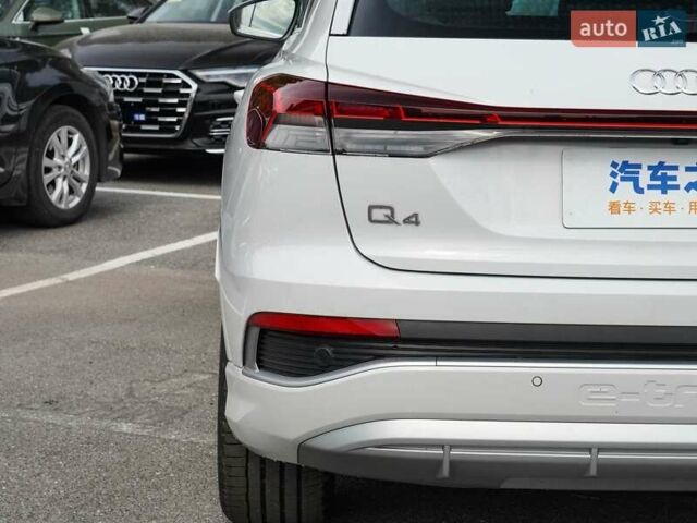 Білий Ауді Q4 e-tron, об'ємом двигуна 0 л та пробігом 1 тис. км за 32500 $, фото 5 на Automoto.ua
