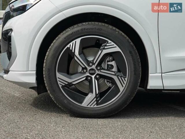 Білий Ауді Q4 e-tron, об'ємом двигуна 0 л та пробігом 1 тис. км за 32500 $, фото 6 на Automoto.ua
