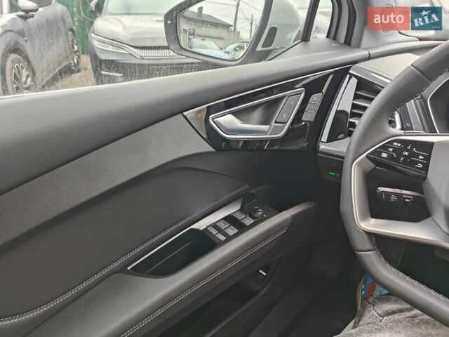Белый Ауди Q4 e-tron, объемом двигателя 0 л и пробегом 1 тыс. км за 33200 $, фото 17 на Automoto.ua