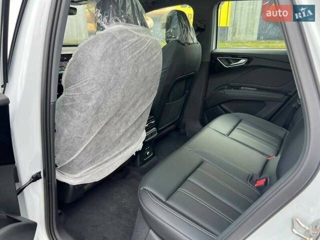 Белый Ауди Q4 e-tron, объемом двигателя 0 л и пробегом 1 тыс. км за 32000 $, фото 13 на Automoto.ua