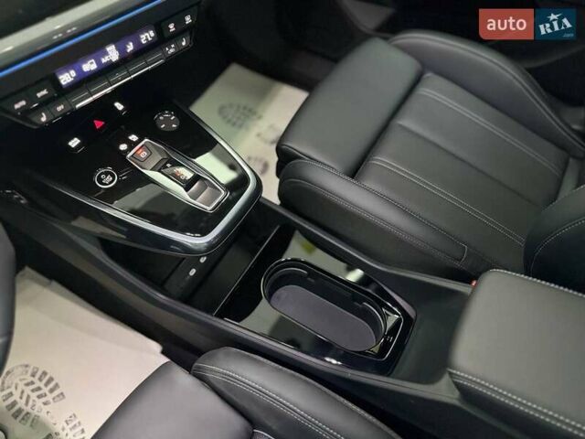 Белый Ауди Q4 e-tron, объемом двигателя 0 л и пробегом 1 тыс. км за 32799 $, фото 12 на Automoto.ua