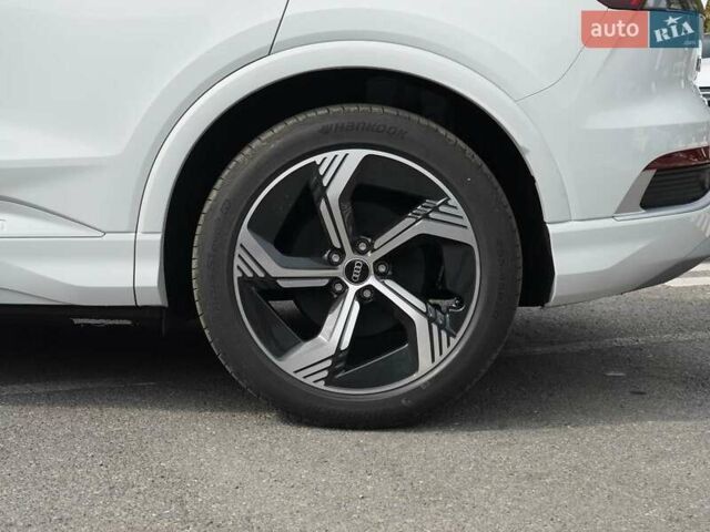Білий Ауді Q4 e-tron, об'ємом двигуна 0 л та пробігом 1 тис. км за 32500 $, фото 7 на Automoto.ua