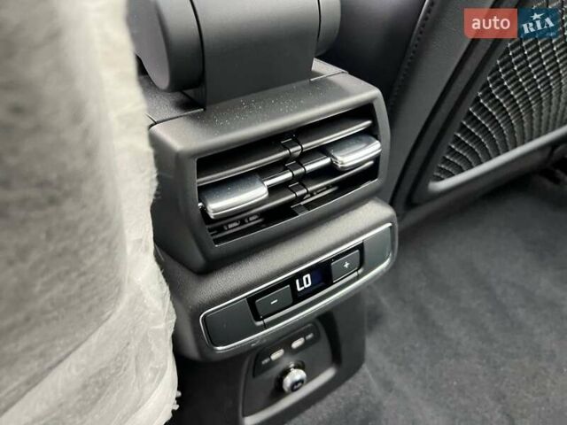 Белый Ауди Q4 e-tron, объемом двигателя 0 л и пробегом 1 тыс. км за 32000 $, фото 11 на Automoto.ua