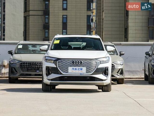 Белый Ауди Q4 e-tron, объемом двигателя 0 л и пробегом 1 тыс. км за 32499 $, фото 1 на Automoto.ua