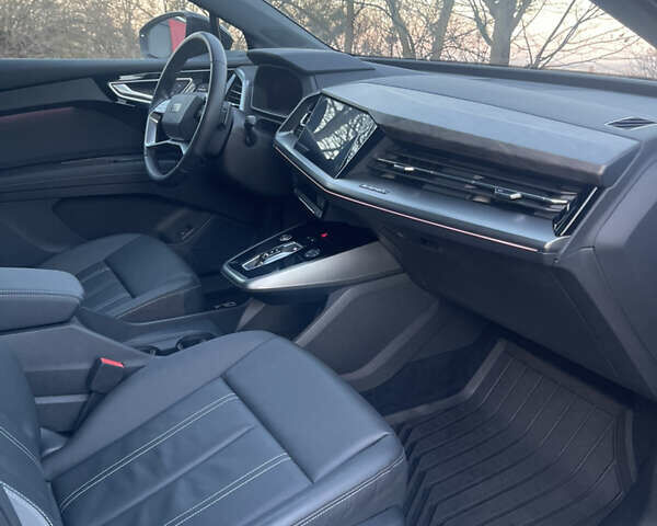 Черный Ауди Q4 e-tron, объемом двигателя 0 л и пробегом 25 тыс. км за 30100 $, фото 17 на Automoto.ua