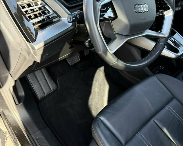 Черный Ауди Q4 e-tron, объемом двигателя 0 л и пробегом 41 тыс. км за 34500 $, фото 32 на Automoto.ua