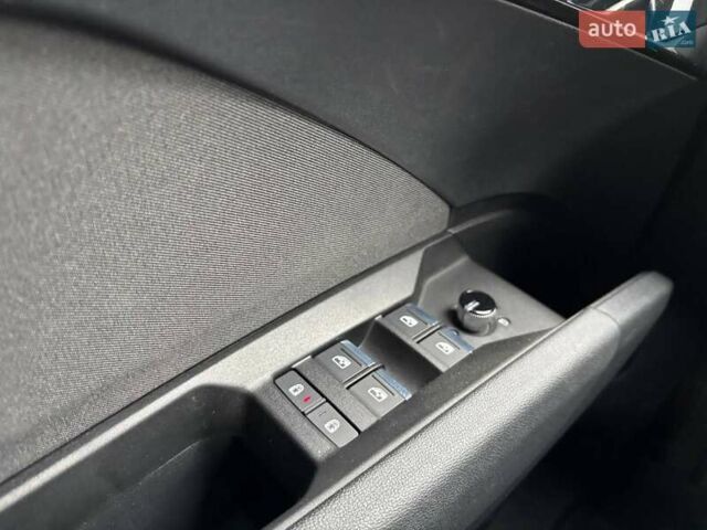 Черный Ауди Q4 e-tron, объемом двигателя 0 л и пробегом 144 тыс. км за 26500 $, фото 3 на Automoto.ua