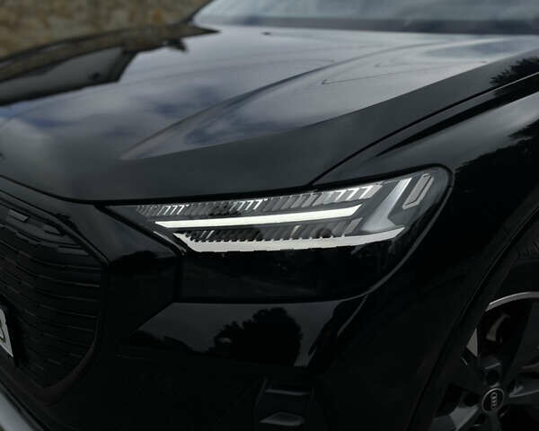 Черный Ауди Q4 e-tron, объемом двигателя 0 л и пробегом 25 тыс. км за 30100 $, фото 7 на Automoto.ua
