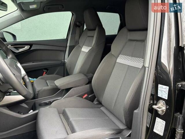 Черный Ауди Q4 e-tron, объемом двигателя 0 л и пробегом 144 тыс. км за 26500 $, фото 1 на Automoto.ua