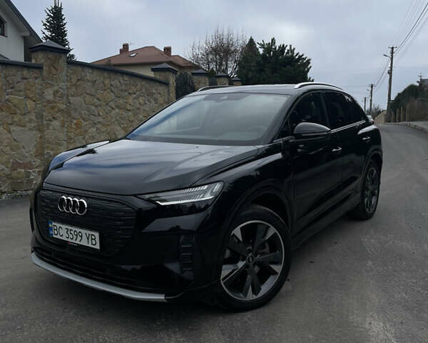 Черный Ауди Q4 e-tron, объемом двигателя 0 л и пробегом 25 тыс. км за 30100 $, фото 2 на Automoto.ua