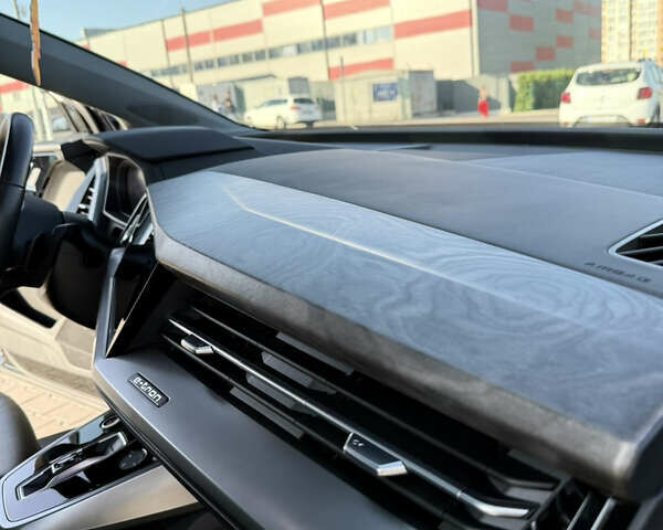 Черный Ауди Q4 e-tron, объемом двигателя 0 л и пробегом 41 тыс. км за 34500 $, фото 15 на Automoto.ua