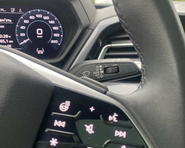 Черный Ауди Q4 e-tron, объемом двигателя 0 л и пробегом 25 тыс. км за 30500 $, фото 31 на Automoto.ua