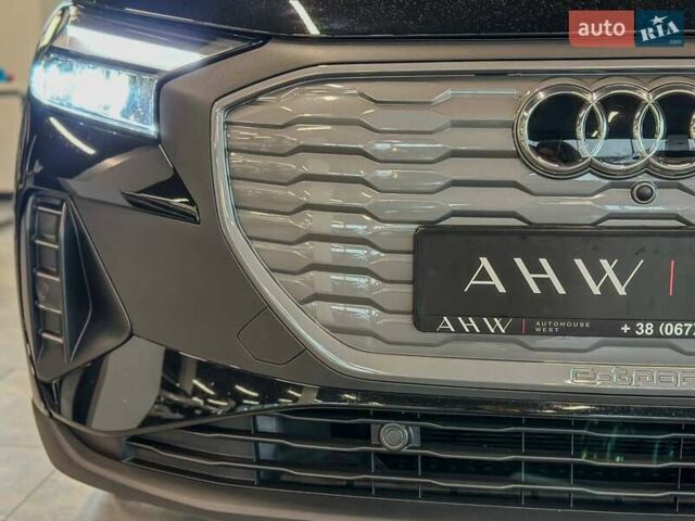Черный Ауди Q4 e-tron, объемом двигателя 0 л и пробегом 52 тыс. км за 26900 $, фото 2 на Automoto.ua