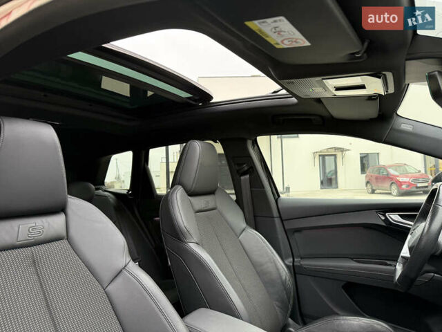 Черный Ауди Q4 e-tron, объемом двигателя 0 л и пробегом 99 тыс. км за 23600 $, фото 92 на Automoto.ua