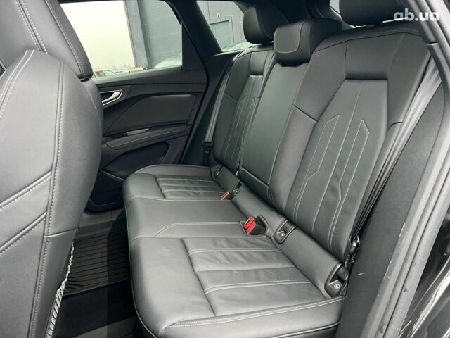 Чорний Ауді Q4 e-tron, об'ємом двигуна 0 л та пробігом 22 тис. км за 35340 $, фото 33 на Automoto.ua